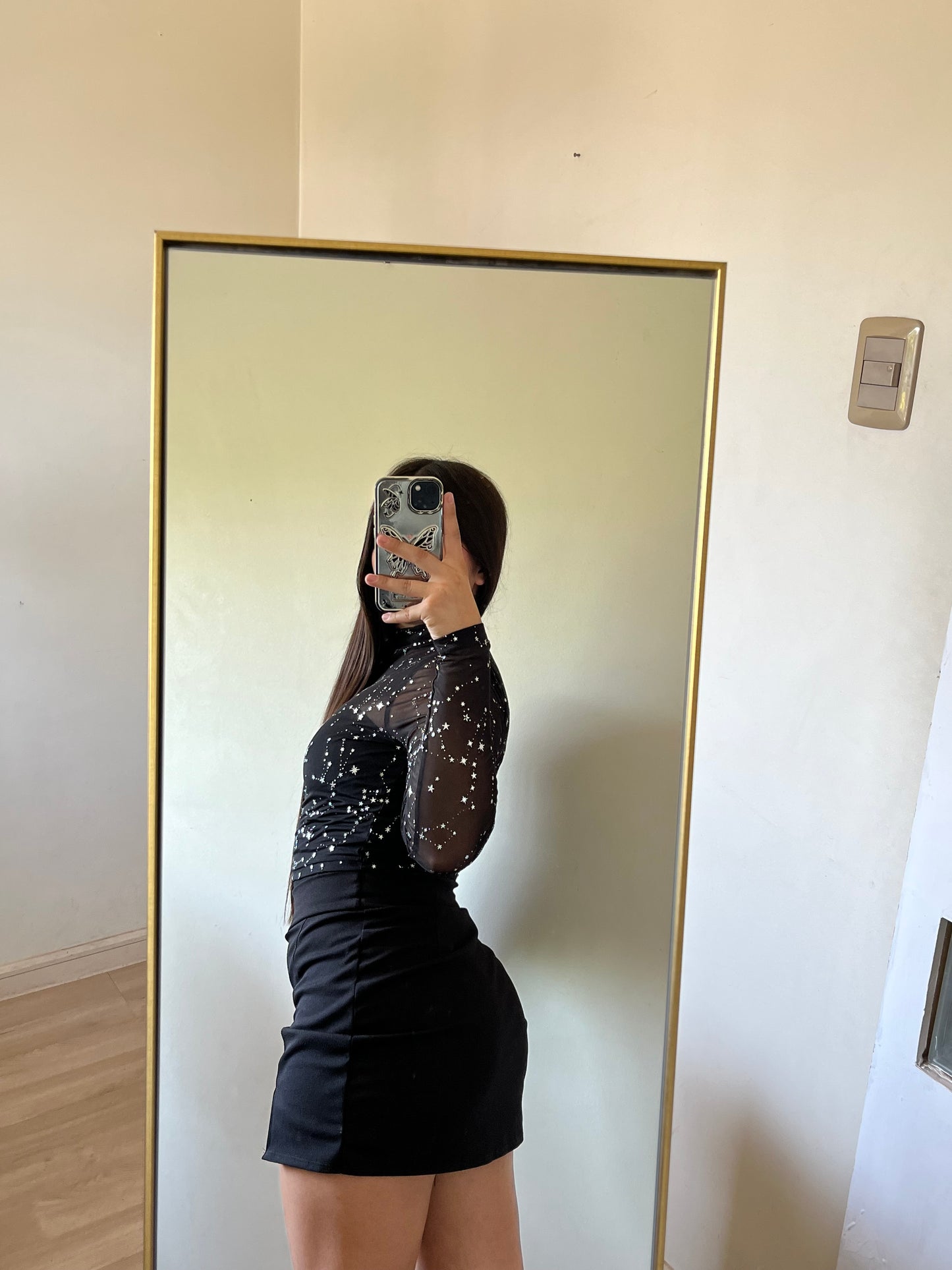Crop top transparencia con estrellas plateadas
