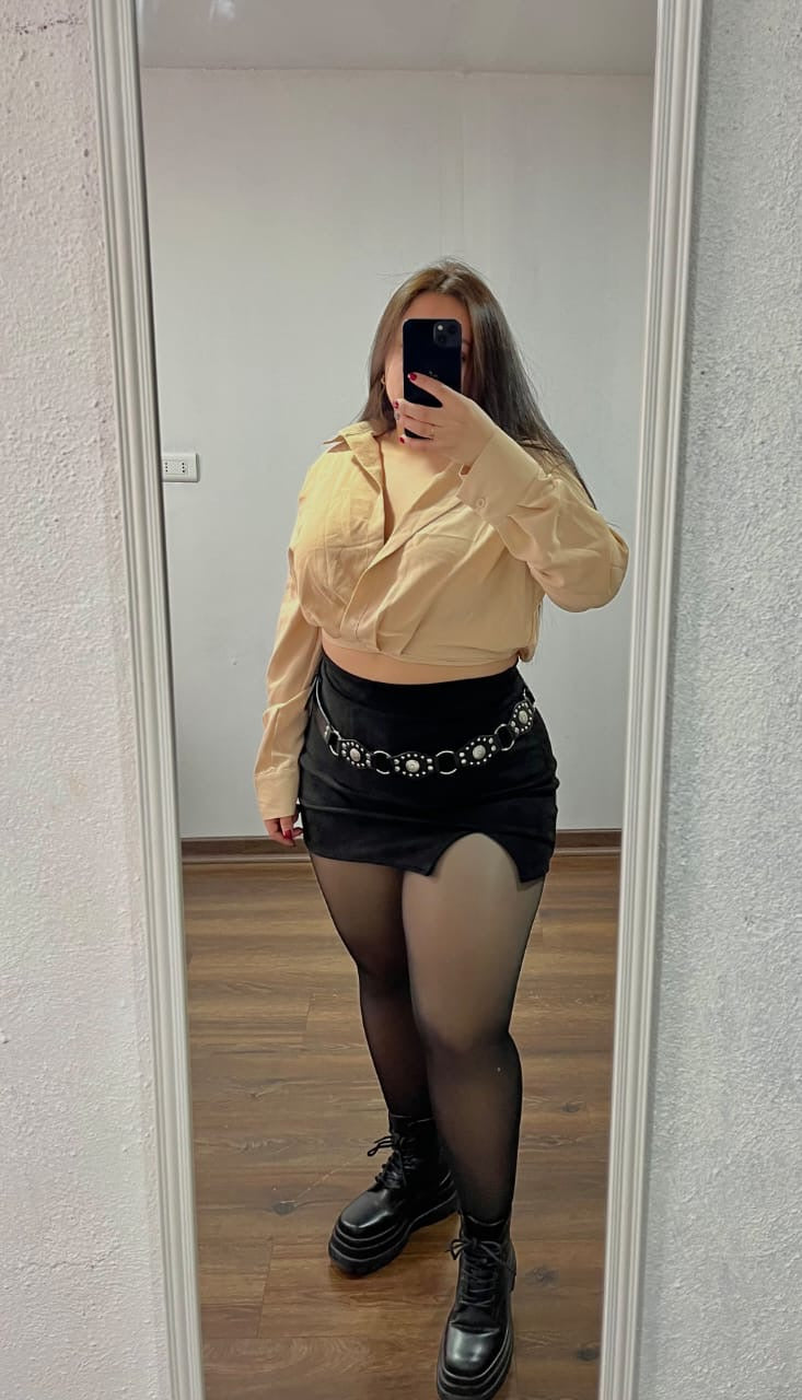 Outfits con falda short gamuza de una apertura