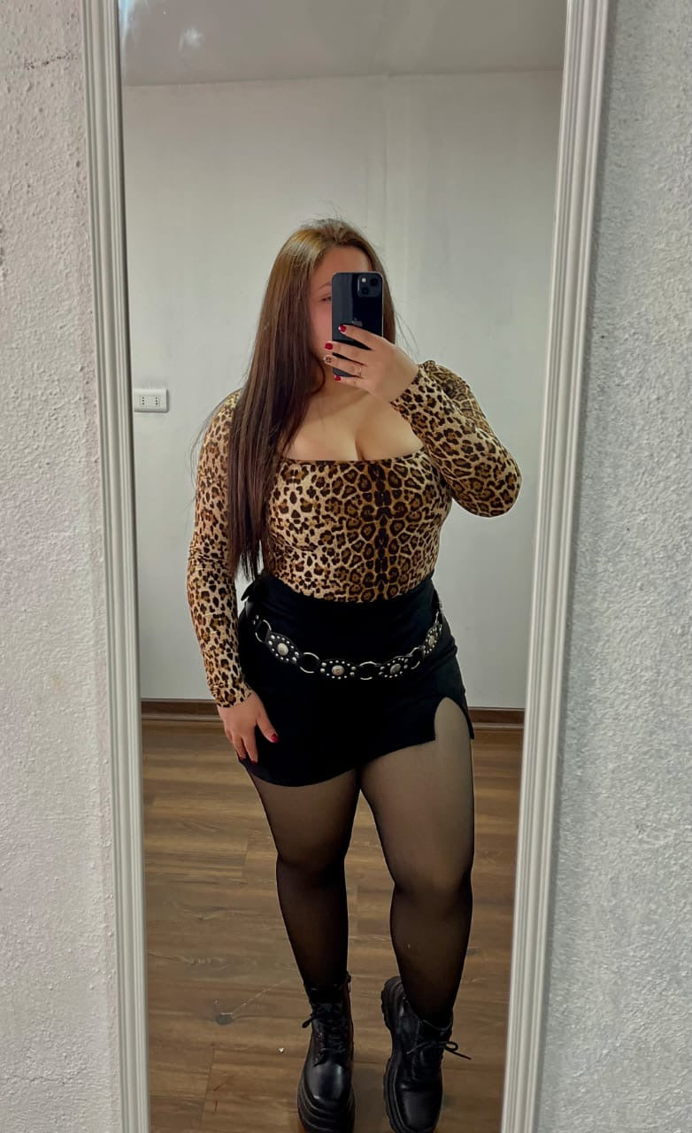 Outfits con falda short gamuza de una apertura