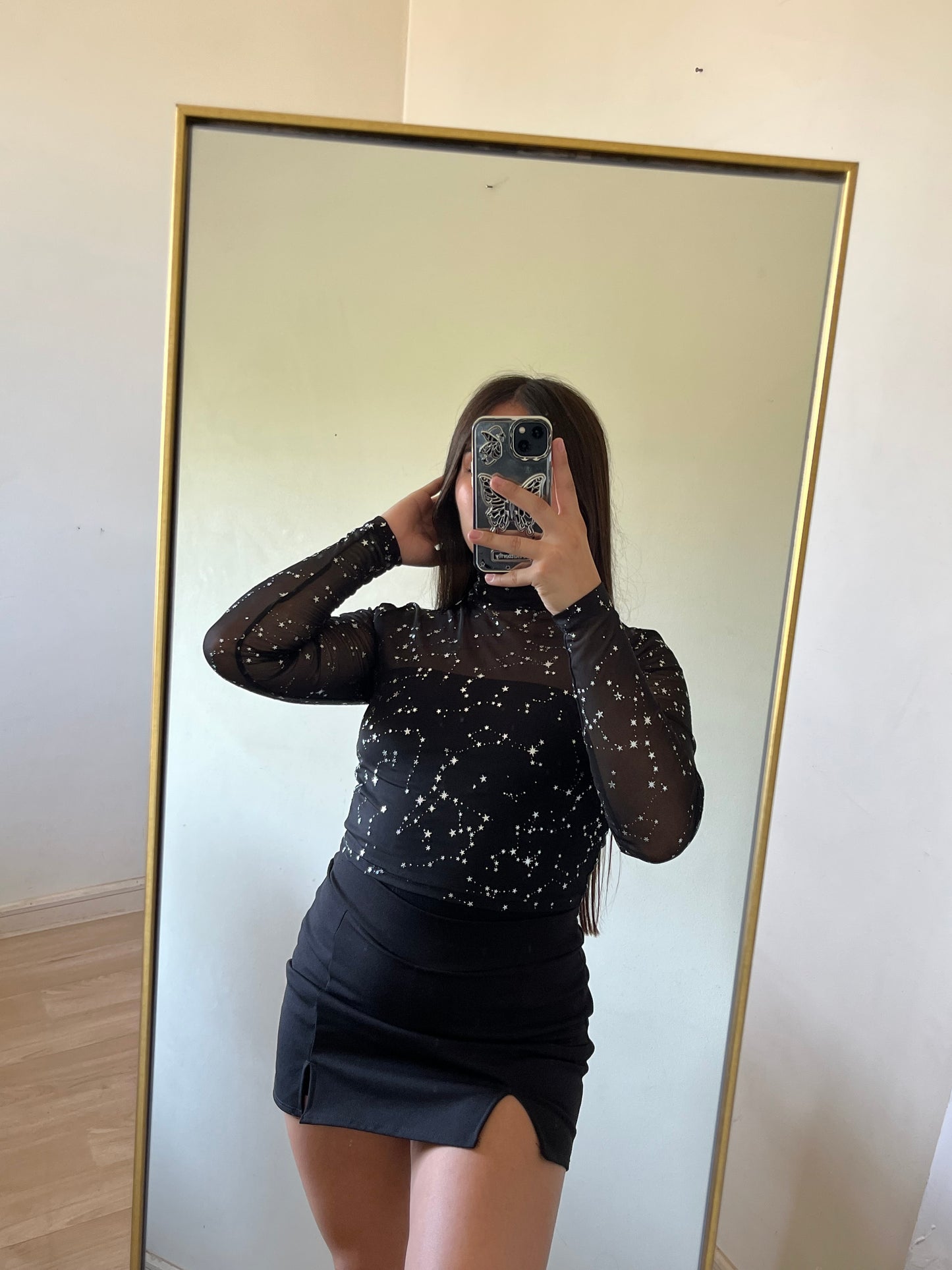 Crop top transparencia con estrellas plateadas