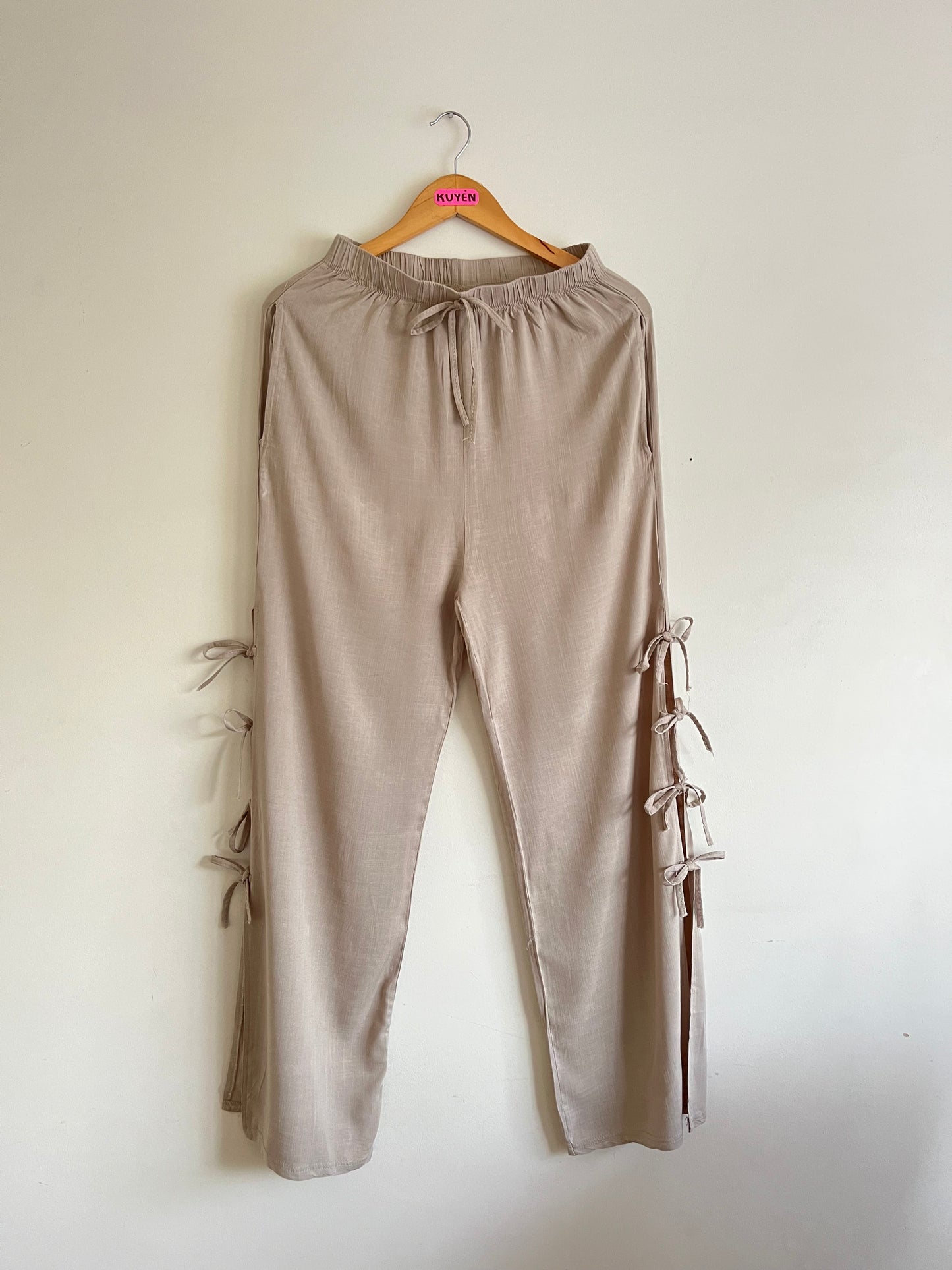 Pantalón lazos