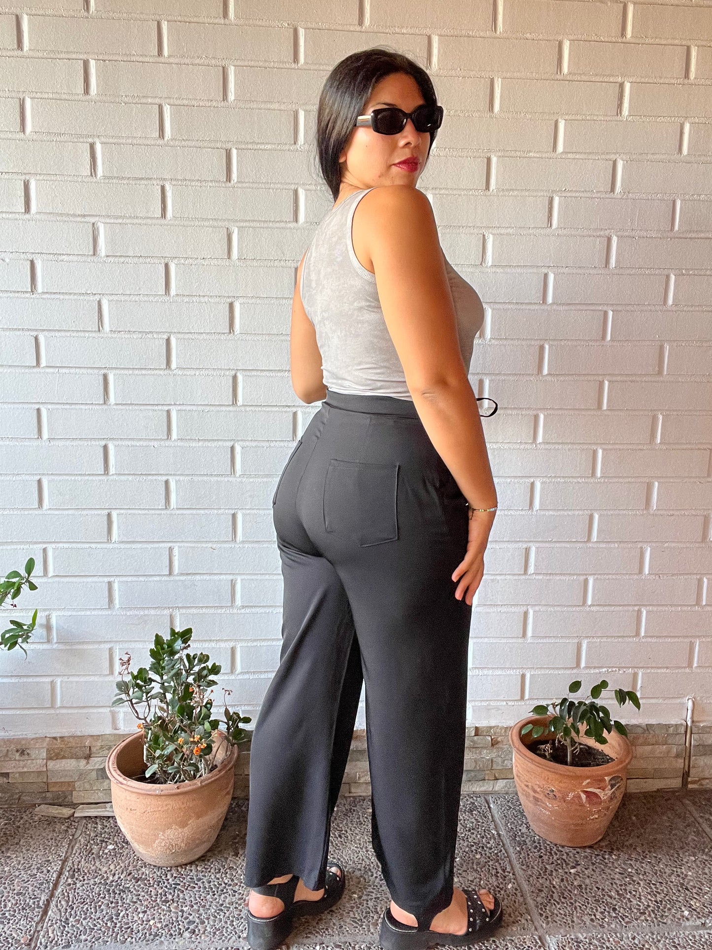 Pantalón formal con lazo a un costado