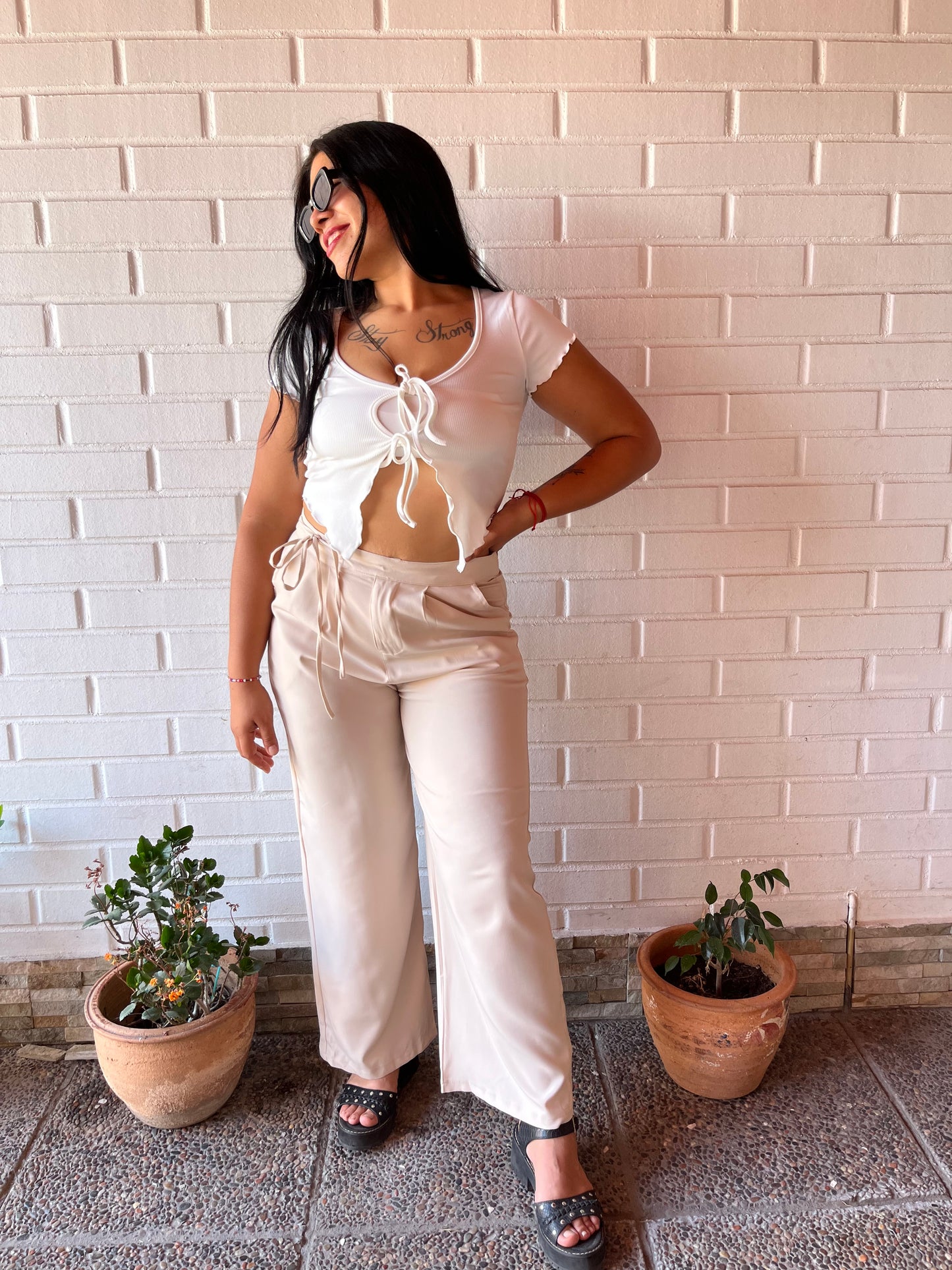 Pantalón formal con lazo a un costado