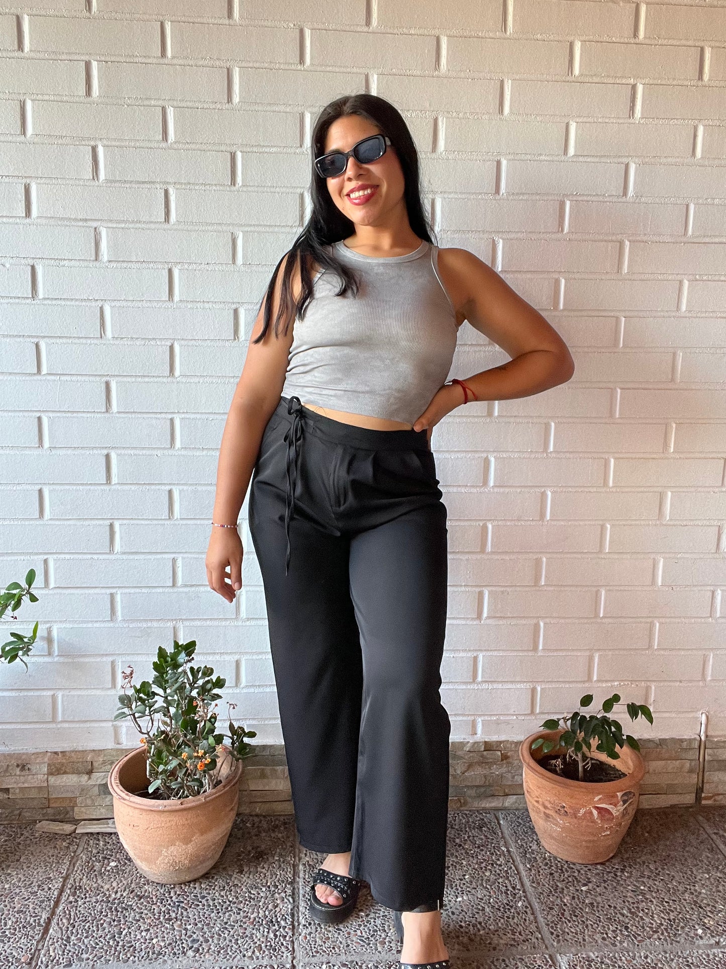 Pantalón formal con lazo a un costado