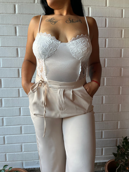 Pantalón formal con lazo a un costado