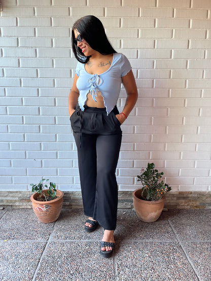 Pantalón formal con lazo a un costado