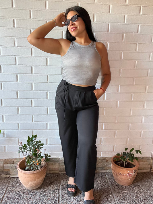 Pantalón formal con lazo a un costado
