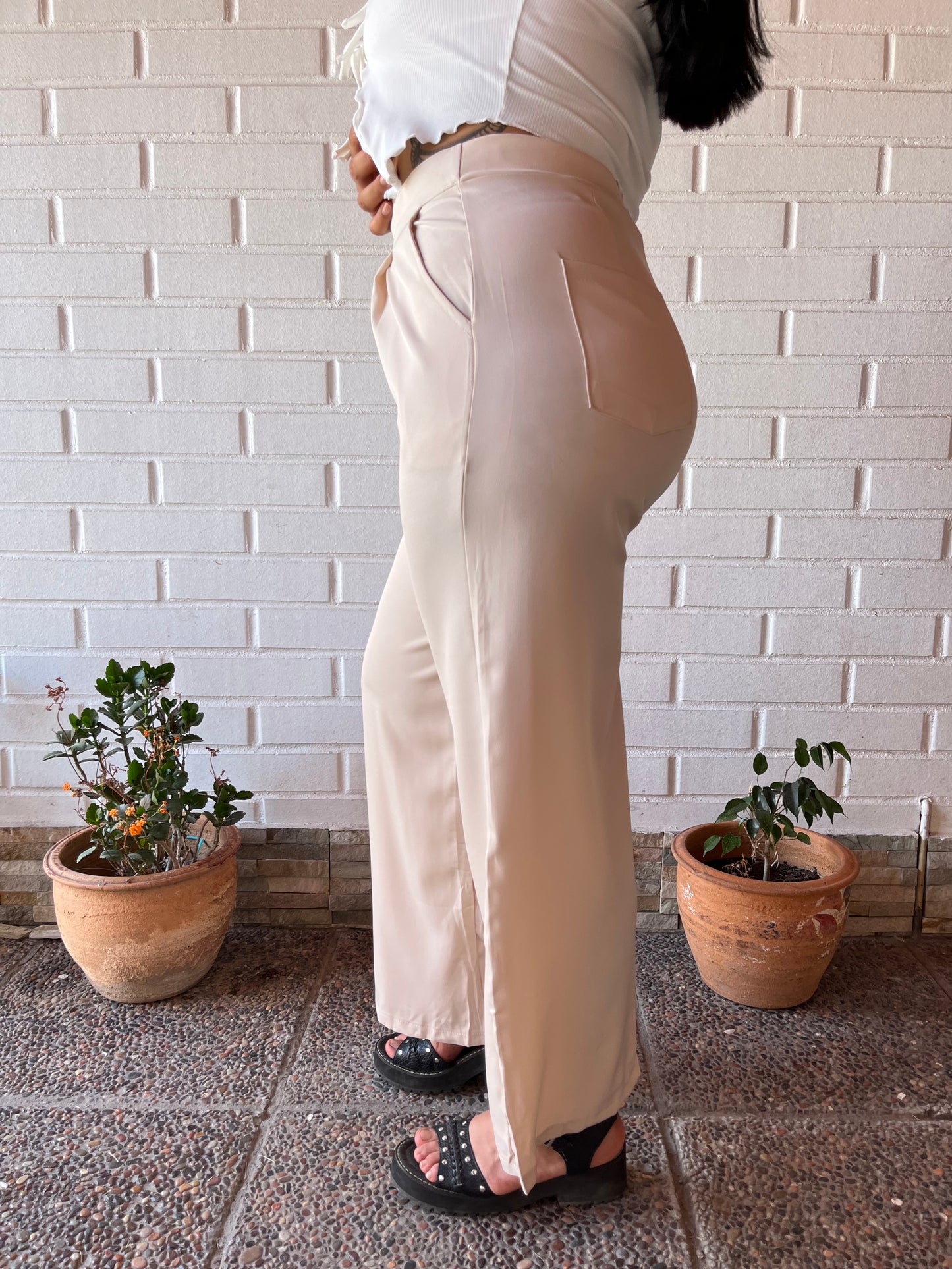 Pantalón formal con lazo a un costado