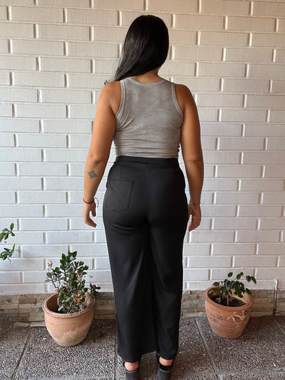 Pantalón formal con lazo a un costado