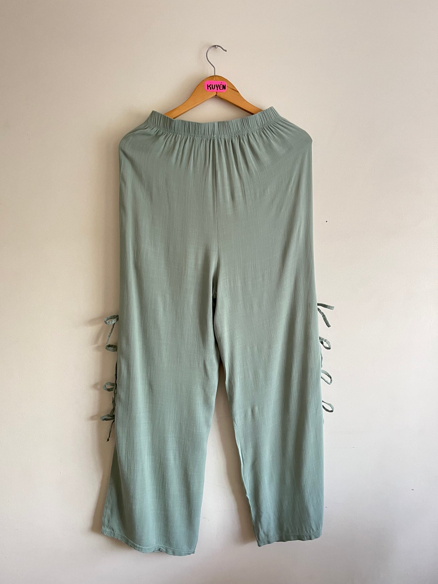 Pantalón lazos