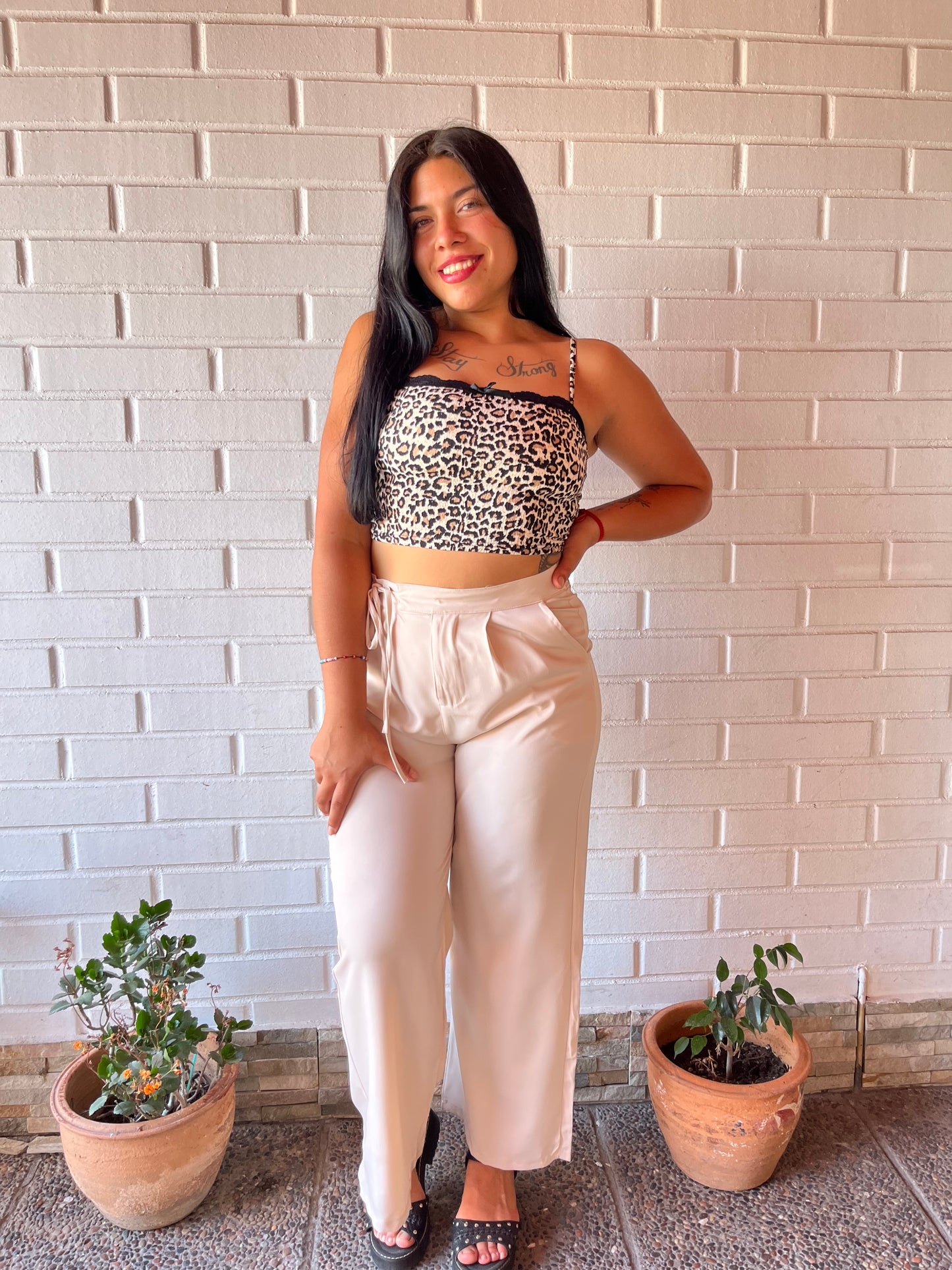 Pantalón formal con lazo a un costado