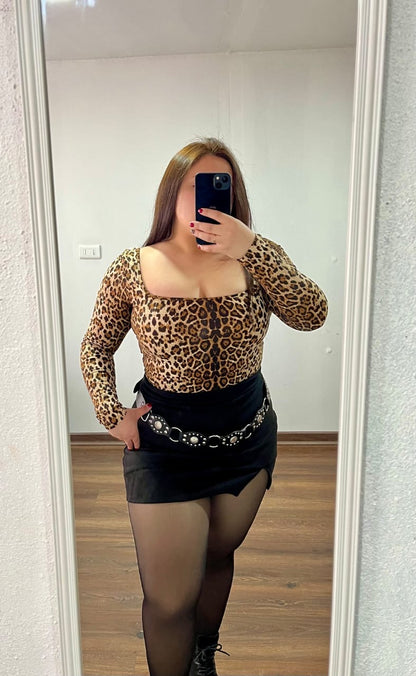 Outfits con falda short gamuza de una apertura